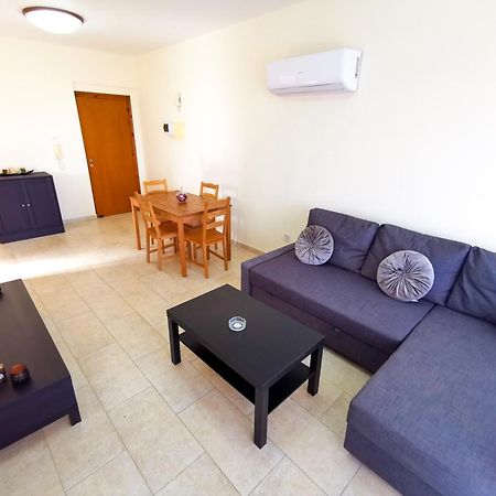 License To Chill Apartment Larnaca Ngoại thất bức ảnh