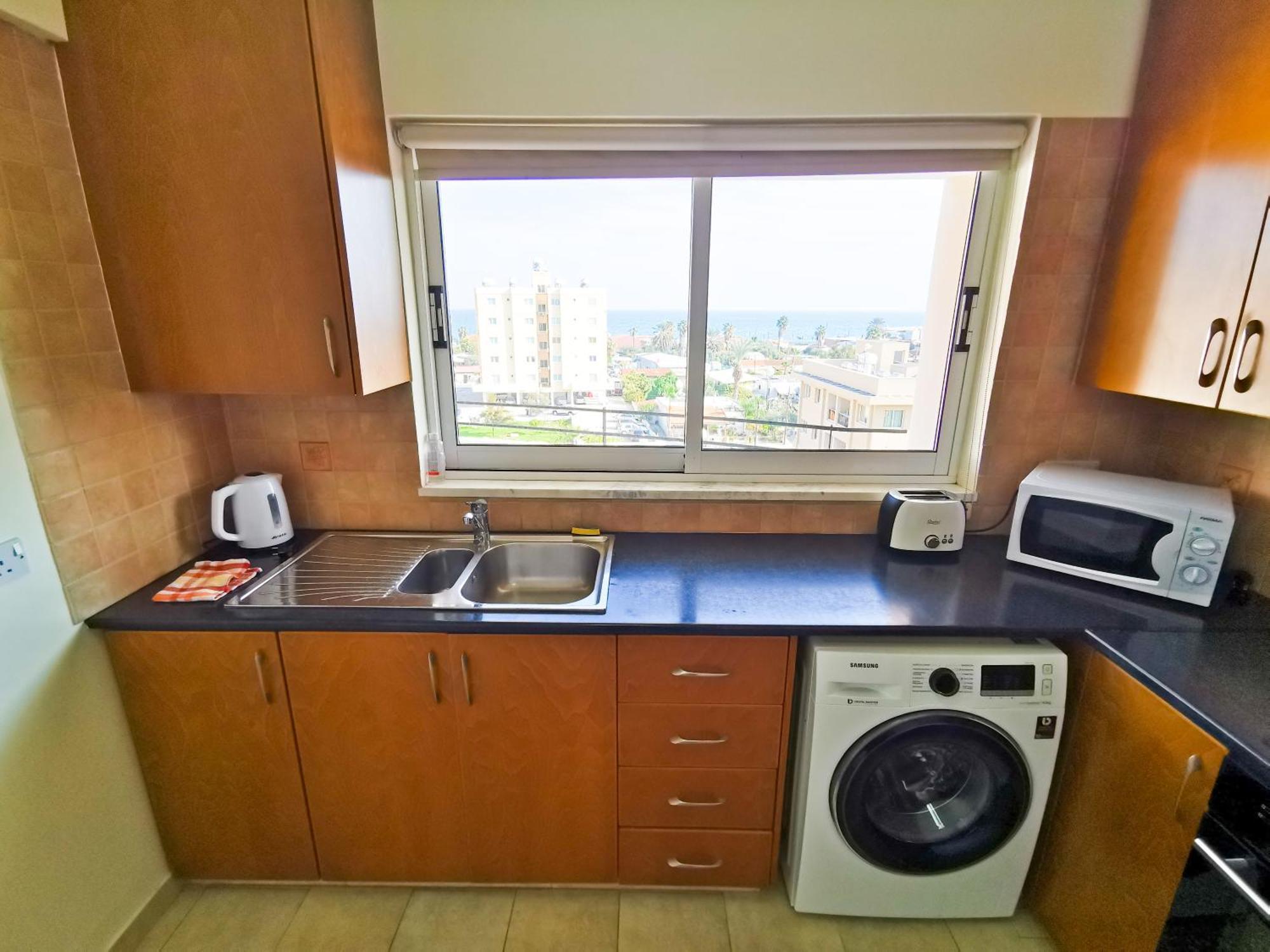 License To Chill Apartment Larnaca Ngoại thất bức ảnh